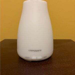 NIB White Essential Oil Diffuser